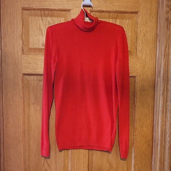 GAP Bold Scarlet Turtleneck Sweater - Picture 1 of 7